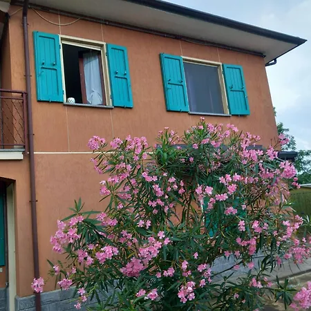 Sunset On Maggiore 2 Garages Apartman
